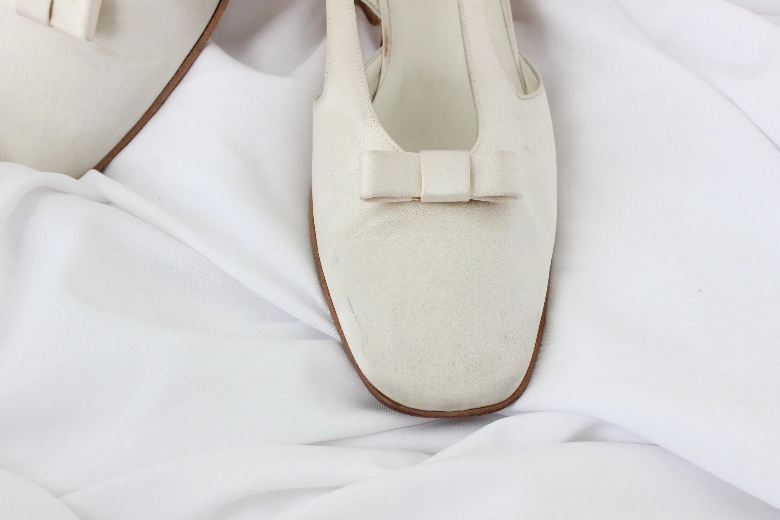 BALLETCORE 90s Designer Ivory Satin & Leather Heels ~ Euro 39.5