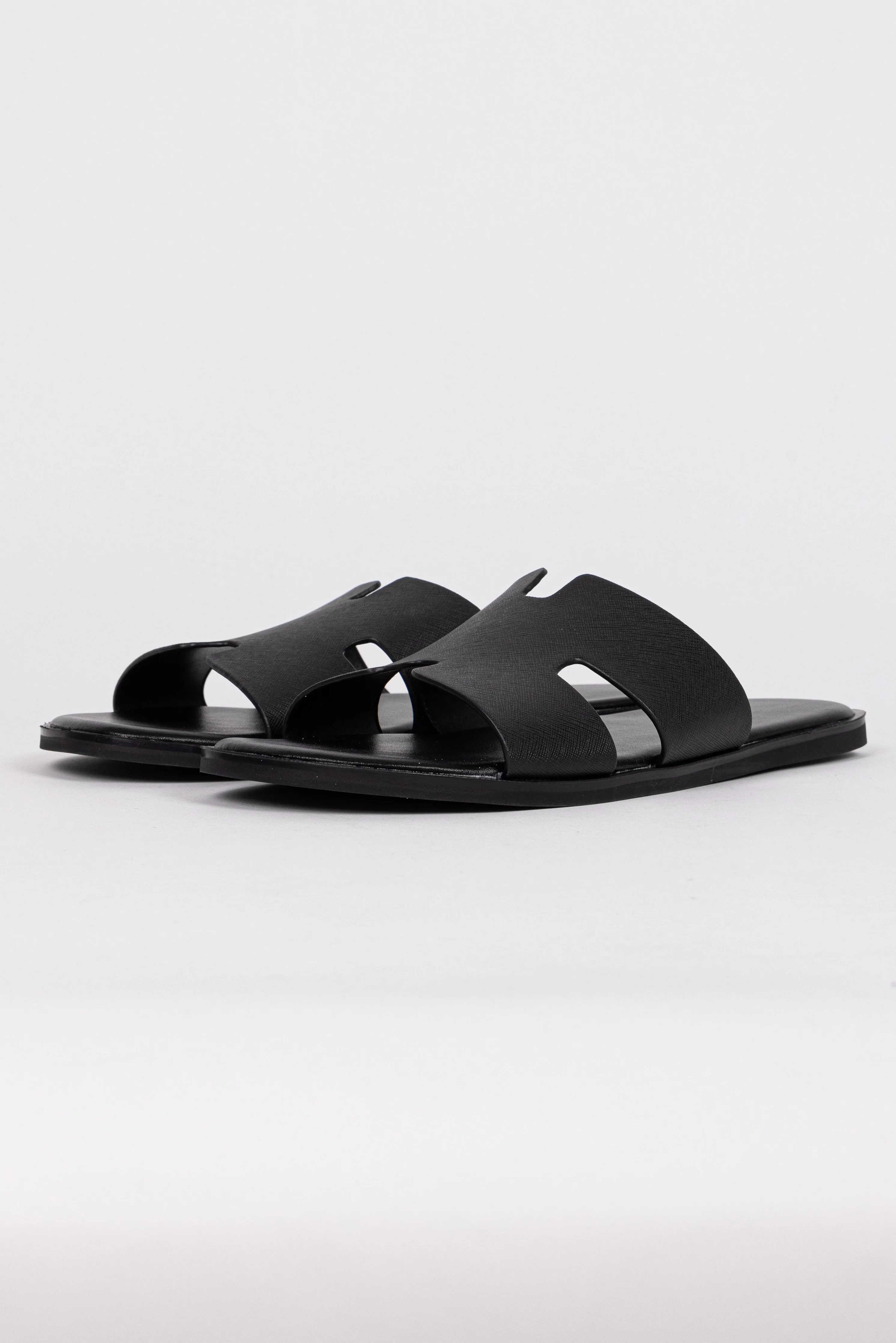 CLASSIC LEATHER SANDALS