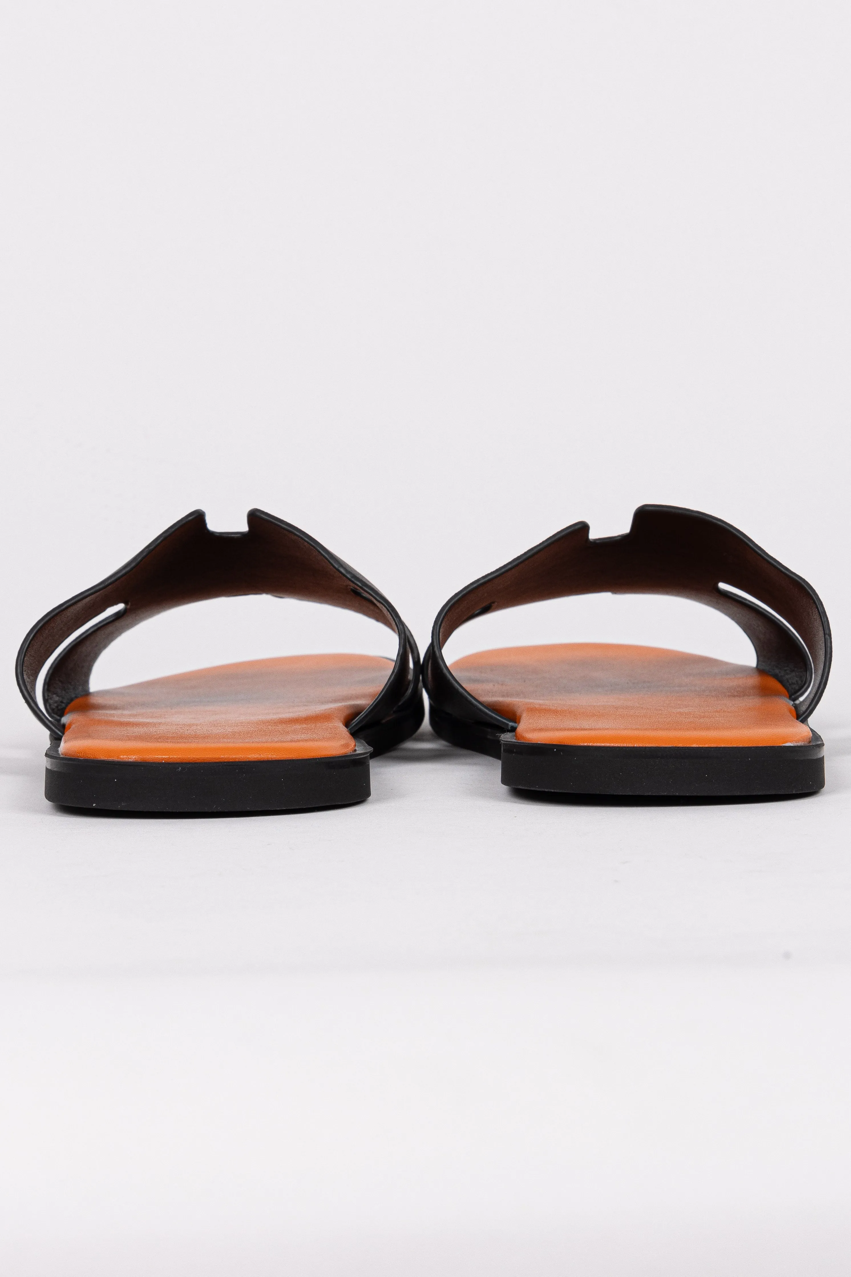 CLASSIC LEATHER SANDALS