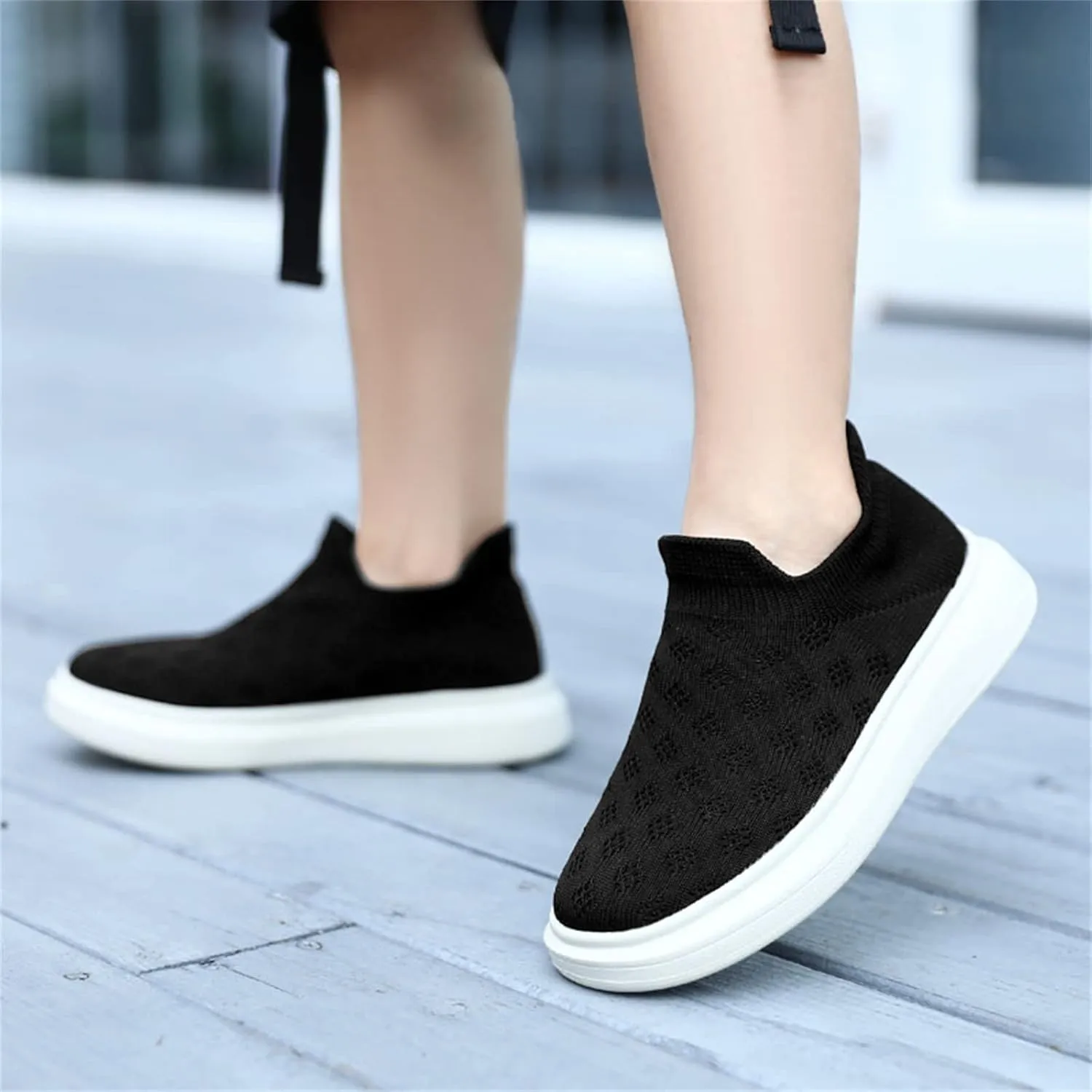 Kids Girls Boys Running Sneakers Lightweight Breathable Mesh Sports Shoes Girls Tennis Shoes Slip On Loafers